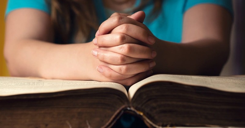 praying-over-bible
